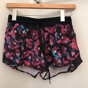 Lululemon hotty hot short